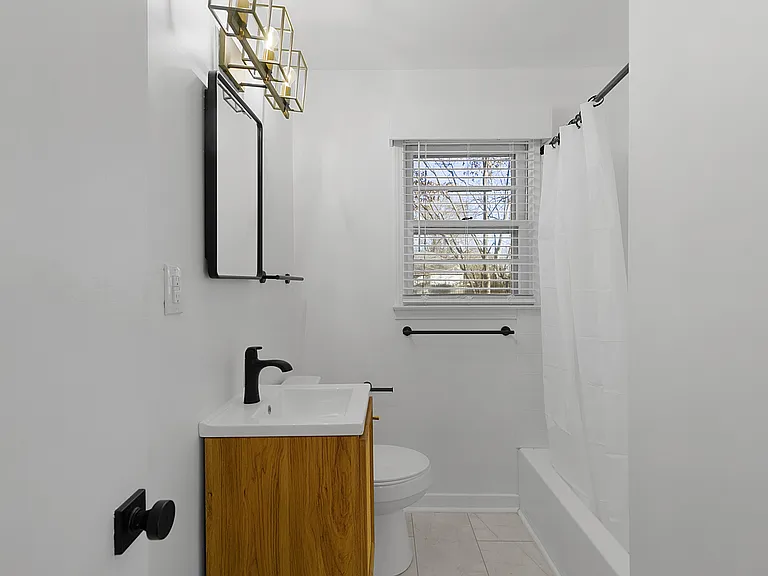 60 Russell Rd — Photo 12