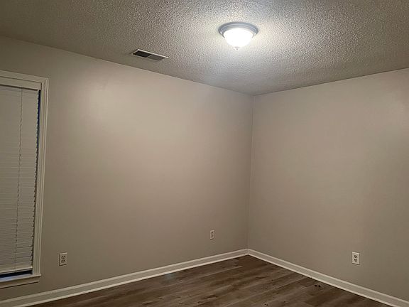5th image of 4643 Chelwood Dr