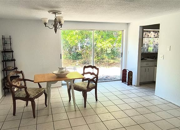 3rd image of 242 Clemson Rd