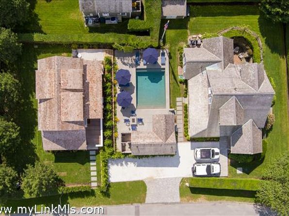 2 Hedgebury Ln