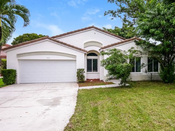 1414 E Harmony Lake Cir