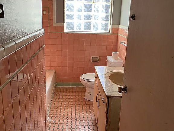 5th image of 3908 Vine Vista Pl