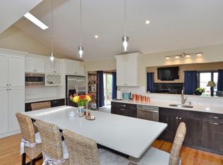 30 Holly Rd, Ronkonkoma, NY 11779