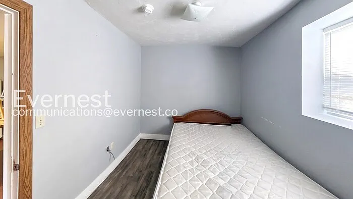 5 bed, 1.0 bath, 1485 sqft, $1,075 — Photo 4