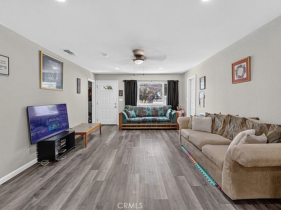 4th image of 1565 E Santa Fe Dr