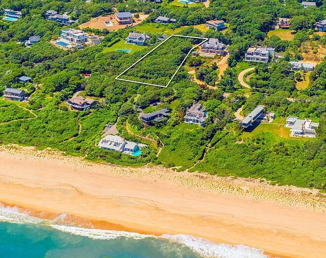 1st image of 215 Old Montauk Hwy