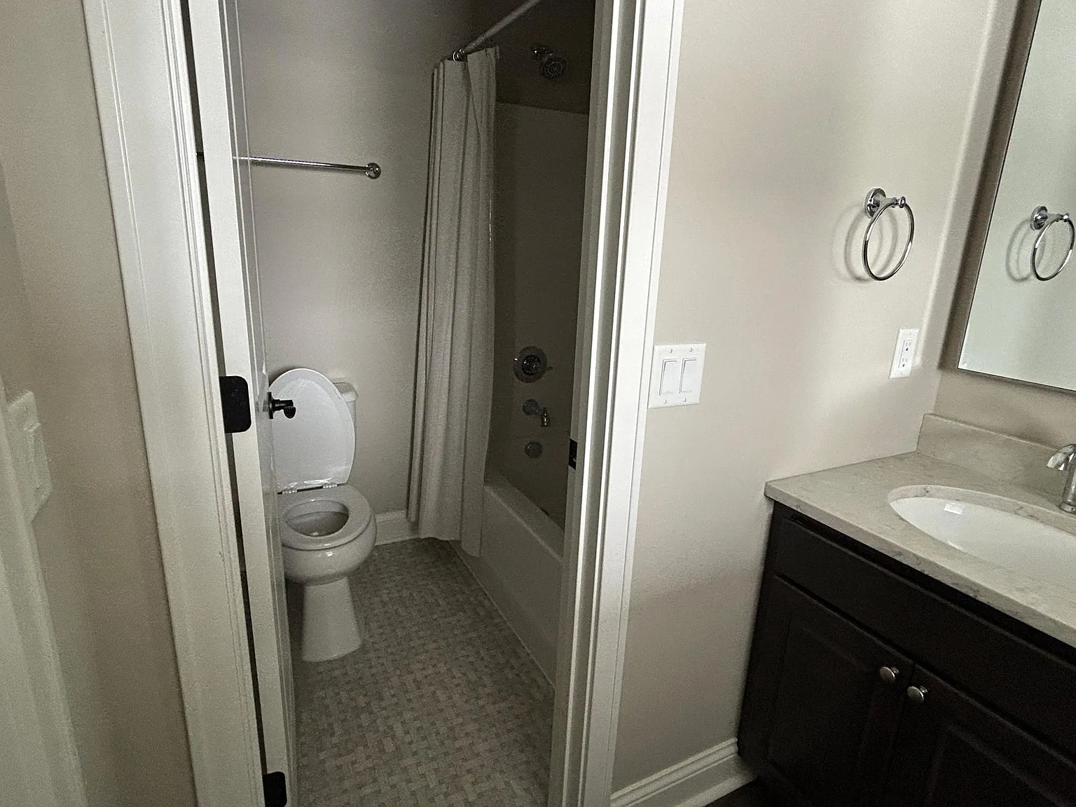 3 bed, 2145 sqft, $3,450 — Photo 4