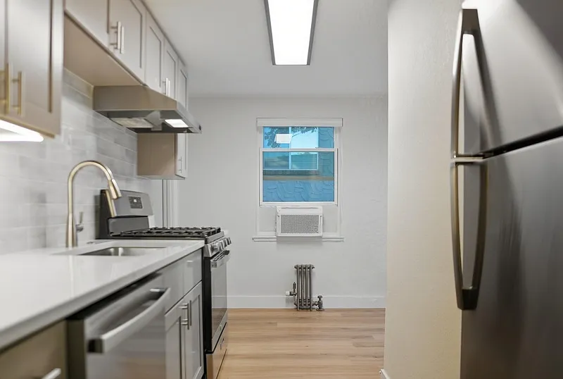 1 bed, 1.0 bath, 600 sqft, $1,350 — Photo 2
