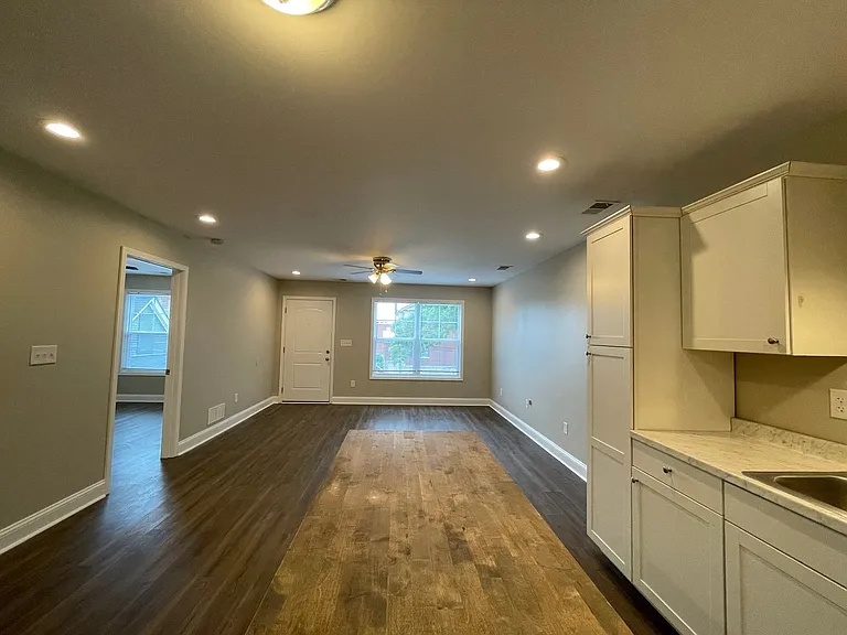 830 Bryan Ave — Photo 2