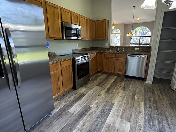 3rd image of 6932 Morse Oaks Dr