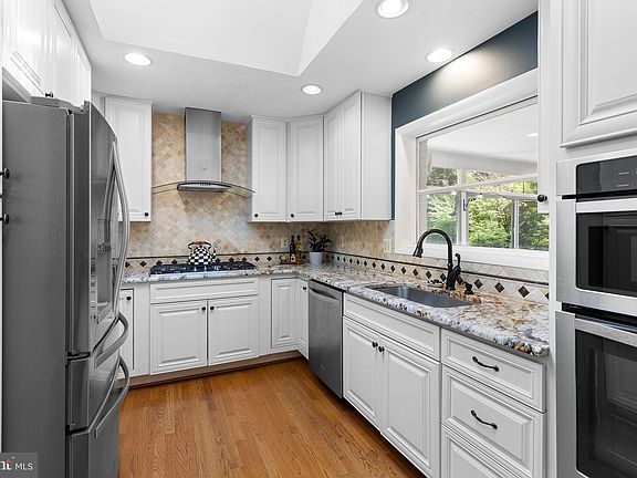 4th image of 3425 Stoneybrae Dr