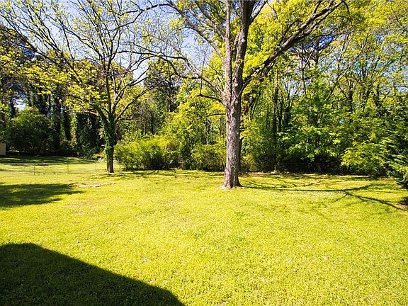3rd image of 1835 North Rd