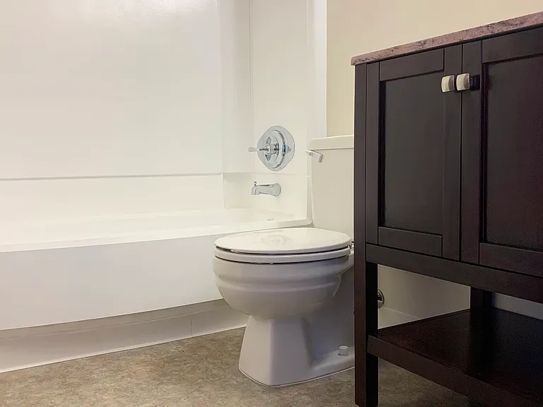 2020 W Plum St #12 — Photo 7