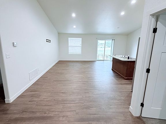 4th image of 979 S Harmony Dr #979