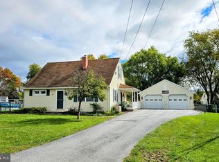 22 Harrise Dr, Harrisburg, PA 17112