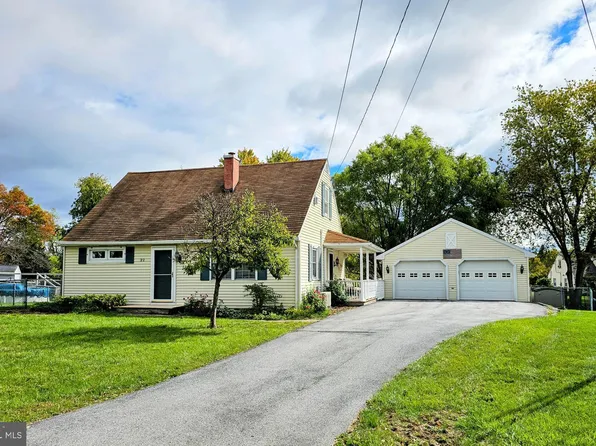 22 Harrise Dr, Harrisburg, PA 17112