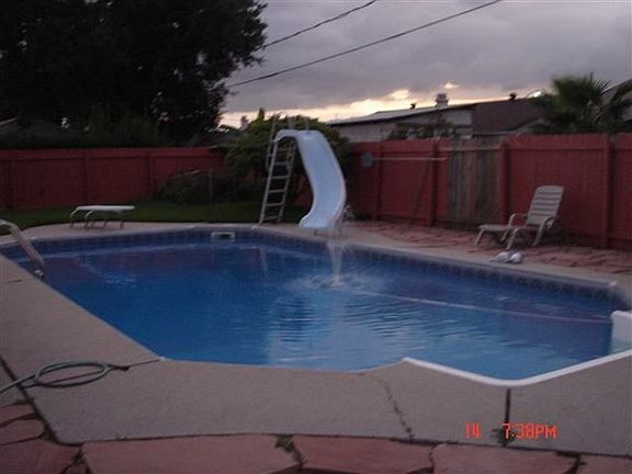 2nd image of 3152 Crest Dr