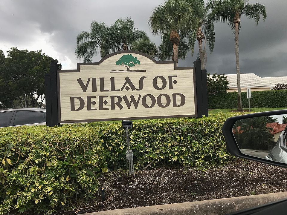 Deerwood Entrance