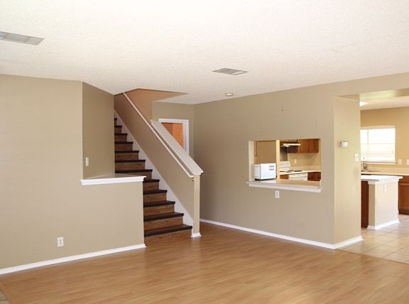 2nd image of 2520 Glen Field Dr