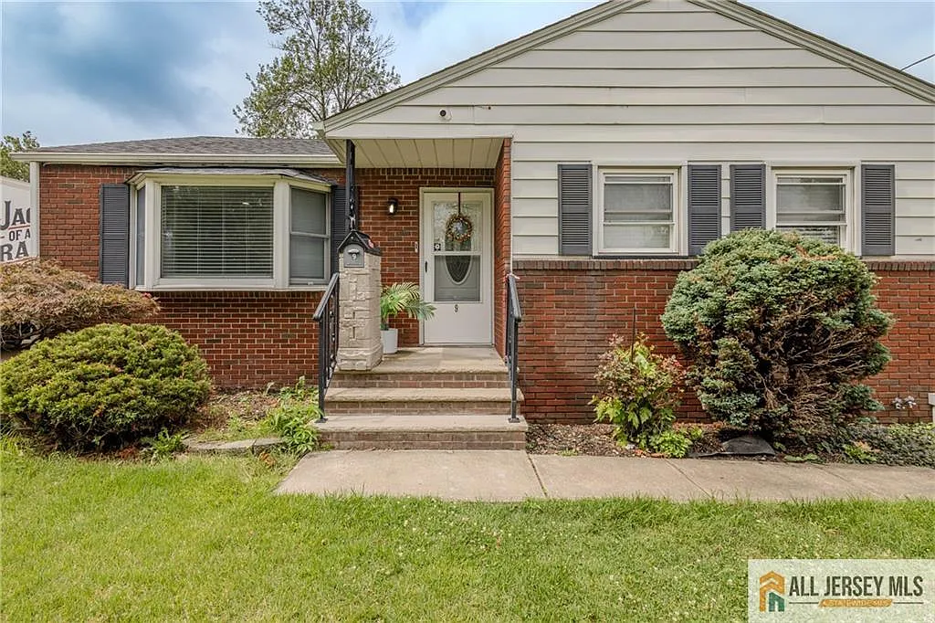 3 bed, 2.0 bath, 964 sqft, $3,500 — Photo 4
