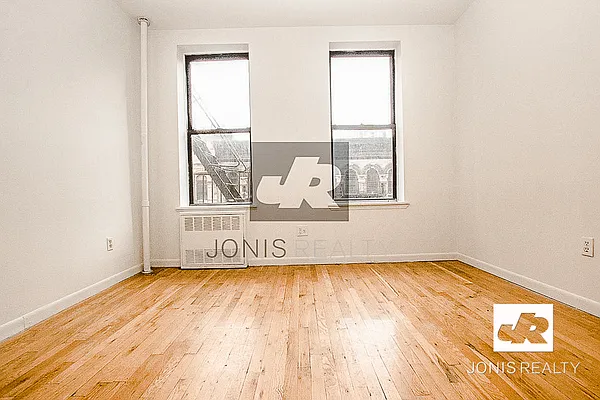 Rented by Jonis Realty | media 14