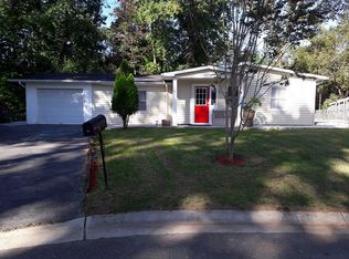 925 Alexis Rd, Woodbridge, VA 22191