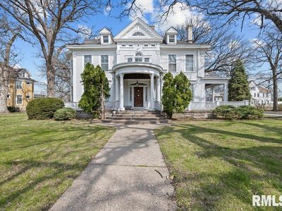 810 E Locust St, Davenport, IA, 52803