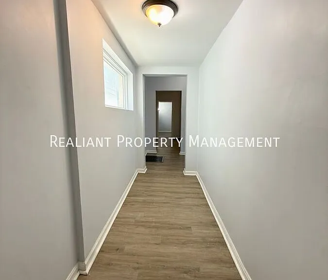 5135 Globe Ave — Photo 2