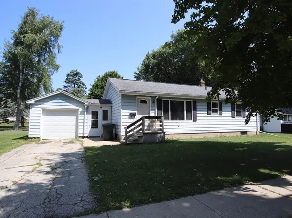 16 Wa Wa Ave, Ripon, WI 54971