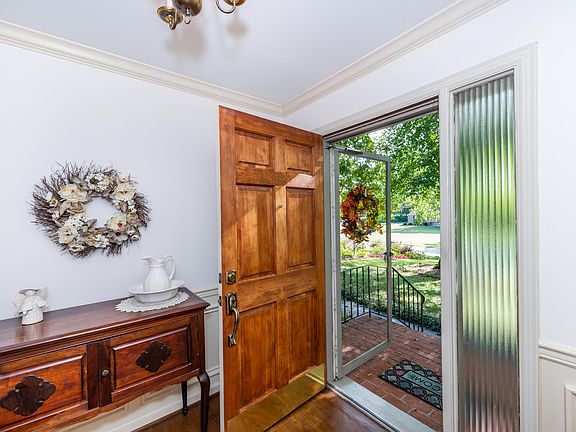 3rd image of 8625 Wimbledon Dr #5