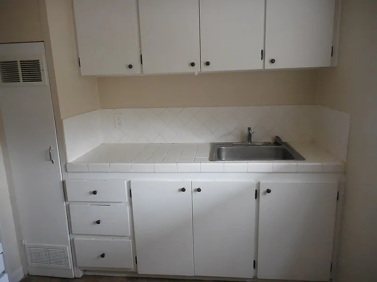701 W Yandell Dr #12 — Photo 11