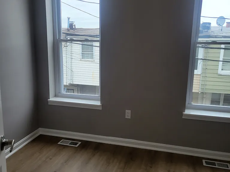 3709 Centre Pl — Photo 7