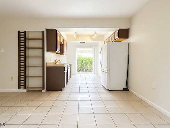 4th image of 2105 Canal St APT 6
