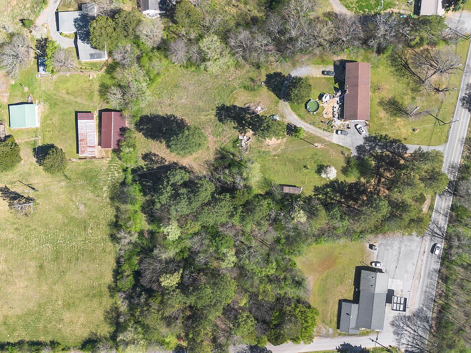2nd image of 129 Hannah Rd NW