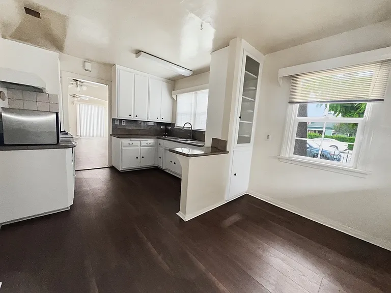 141 S 3rd Ave — Photo 6