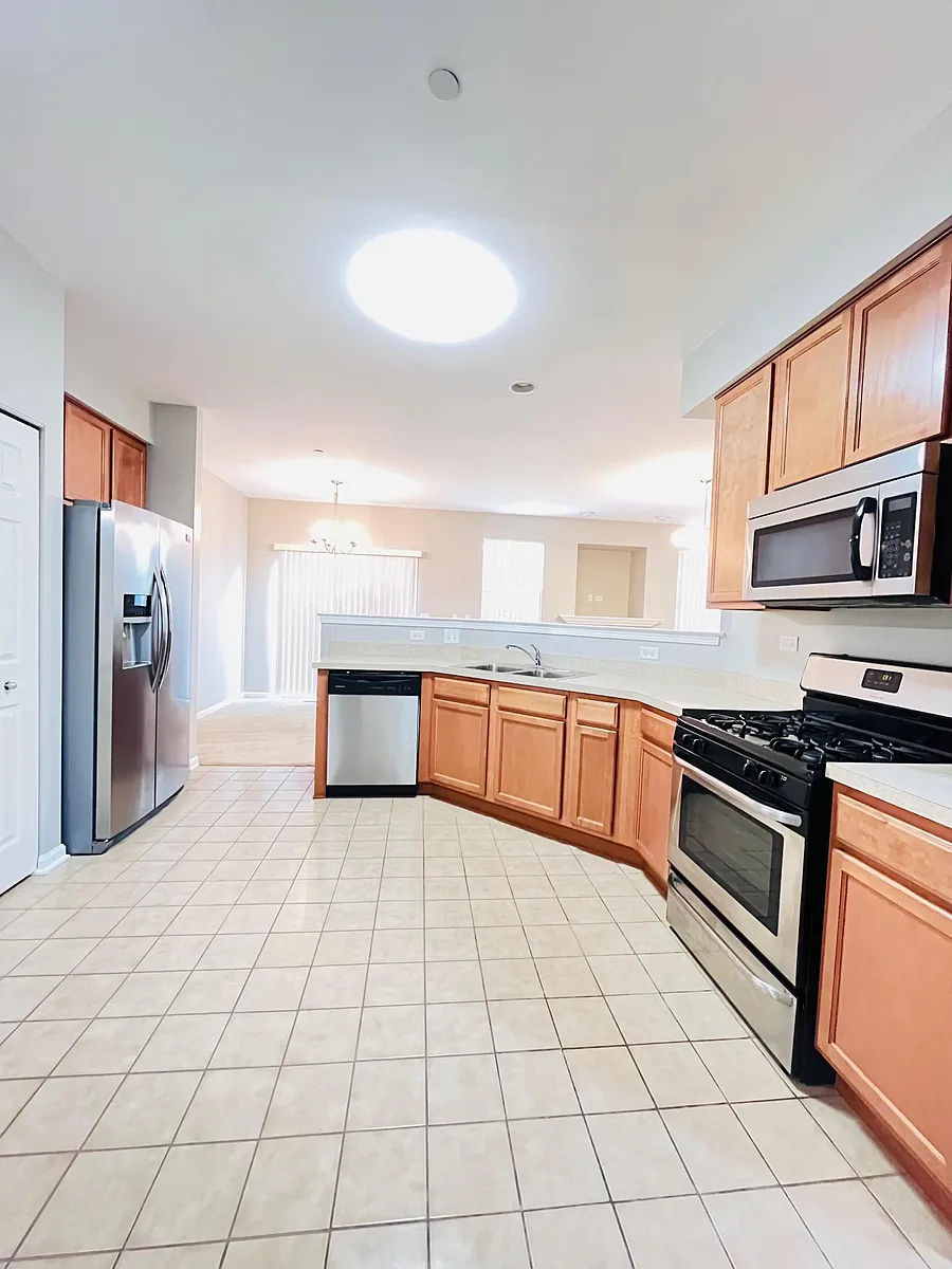 Building Photo - 6531 Blue Sky Ln #2472