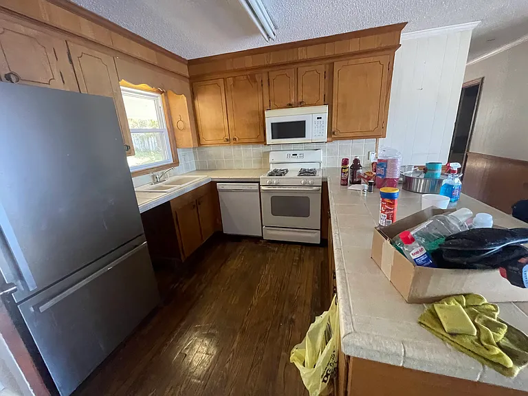 704 Sailclub Rd — Photo 7