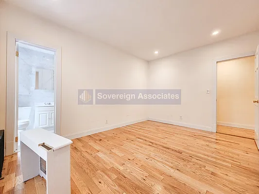 Rented by Sovereign Associates | media 7