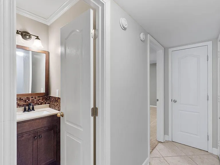 519 Matthew St — Photo 13