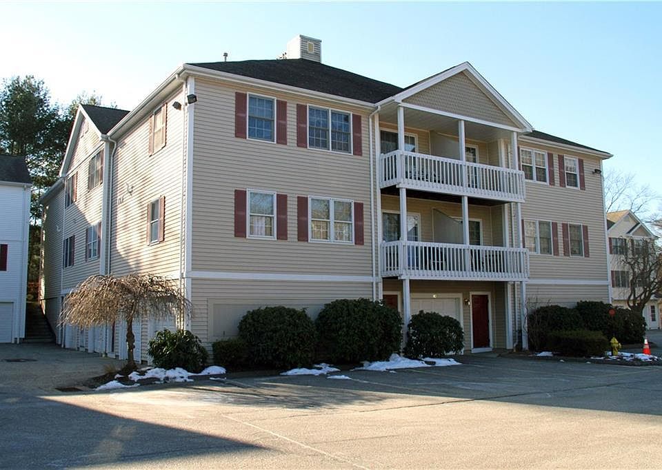 1st image of 16 East Court #16