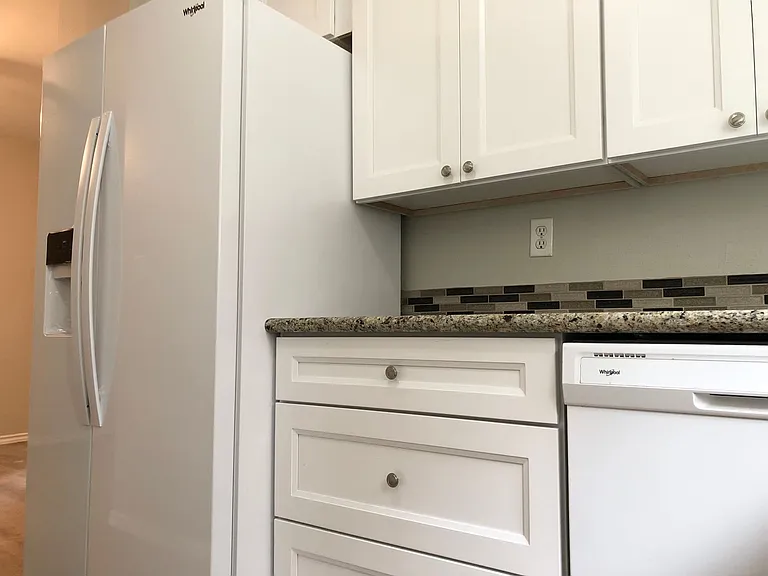 EM1112-B — Photo 10