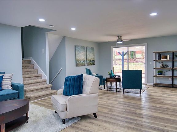 2nd image of 3891 Erica Cir