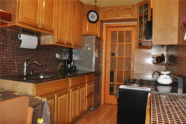 Sold by Click View Realty LLC | media 8