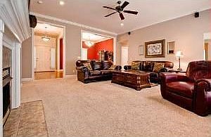 5th image of 3301 N Woods Ln
