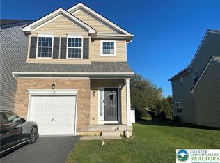 2121 Huntington Ln, Easton, PA 18040