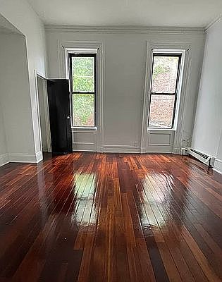 5th image of 302 Alexander Ave #1C