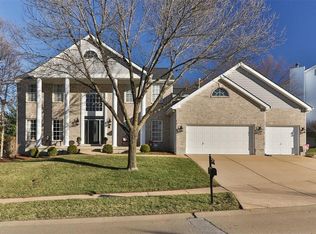 578 Castle Ridge Dr, Ballwin, MO 63021