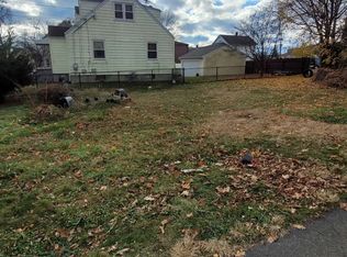 69 Weber Ave, Bridgeport, CT 06610