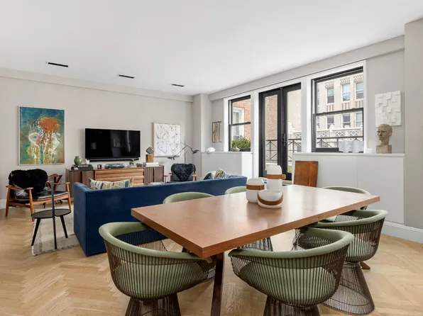 220 Madison Avenue 14/15O image 2 of 17