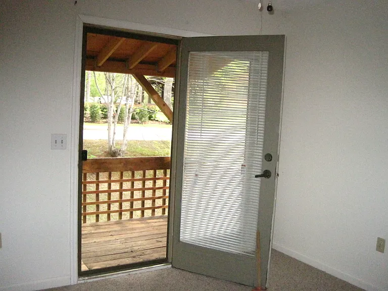 204 Laurel Circle Dr #D — Photo 3